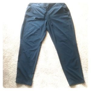 Size 12 forest green Athleta pants